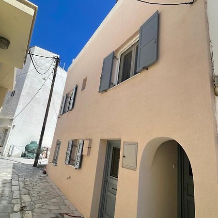 Modern & Comfortable House In The City Center エルムポリ エクステリア 写真