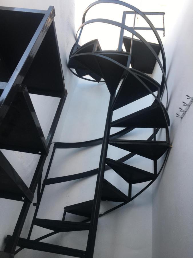 Modern & Comfortable House In The City Center エルムポリ エクステリア 写真