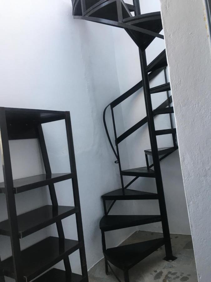 Modern & Comfortable House In The City Center エルムポリ エクステリア 写真