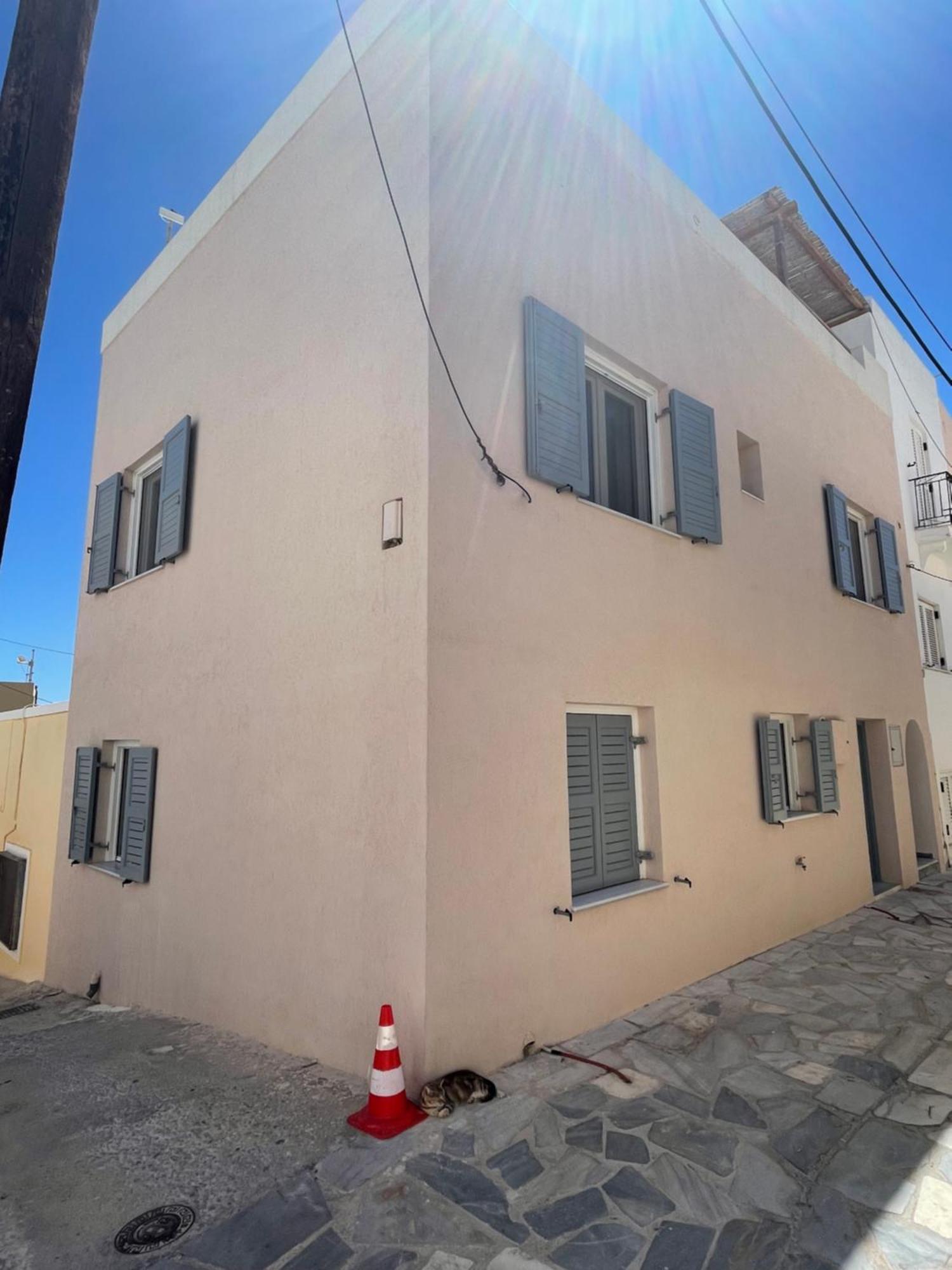 Modern & Comfortable House In The City Center エルムポリ エクステリア 写真